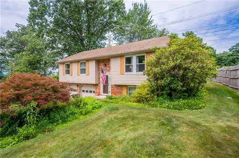 8 Leet St, Sewickley, PA 15143