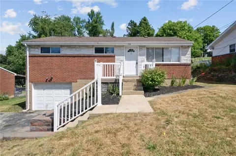 512 Colonial Manor Rd, Irwin, PA 15642