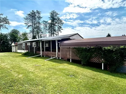 476 Hammersmith Dr, Indiana, PA 15701