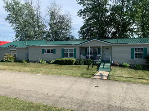 204 Columbia St, Perryopolis, PA 15473
