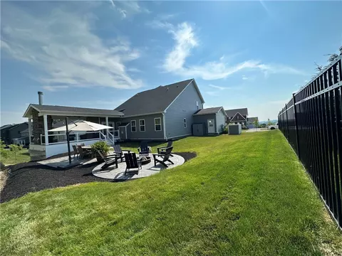 116 Abigail Dr, Mars, PA 16046 photo 8