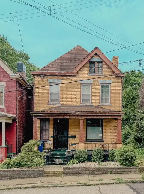 912 Adelaide St, Pittsburgh, PA 15219