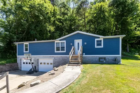 919 Aiken, Ellwood City, PA 16117