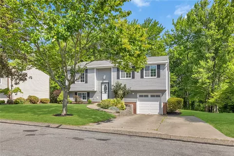 147 Walden Way, Imperial, PA 15126