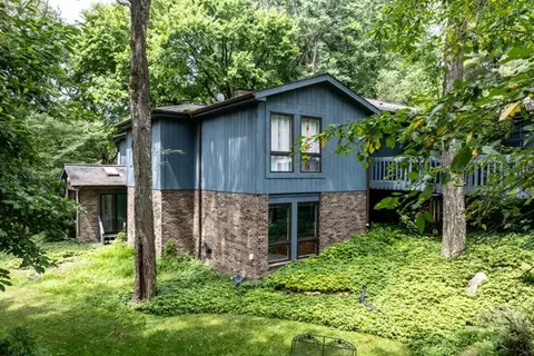 10476 Olde Villa Dr, Gibsonia, PA 15044