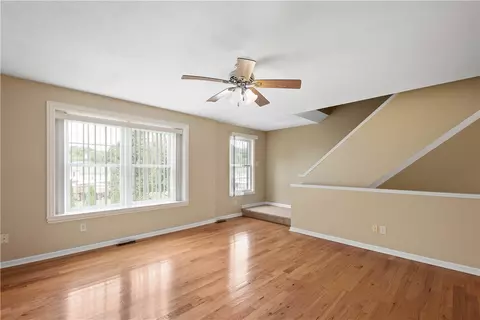 Living - 6918 Spring Valley Ln, Export, PA 15632 photo 4 of 6