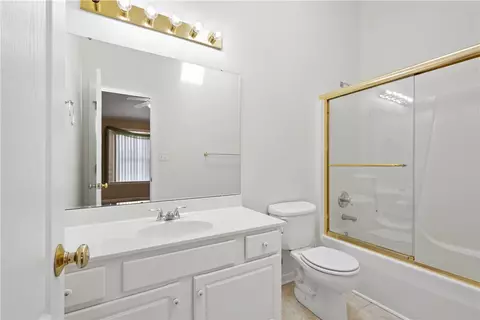 Bath - 6918 Spring Valley Ln, Export, PA 15632 photo 1 of 3