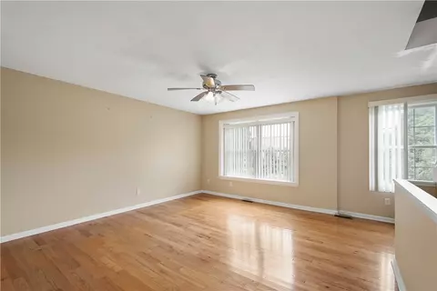 Living - 6918 Spring Valley Ln, Export, PA 15632 photo 3 of 6