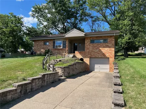 1035 Clifton Rd, Bethel Park, PA 15102