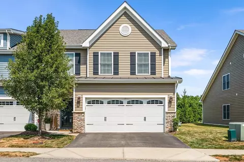 2035 Cool Springs Dr, Pittsburgh, PA 15234