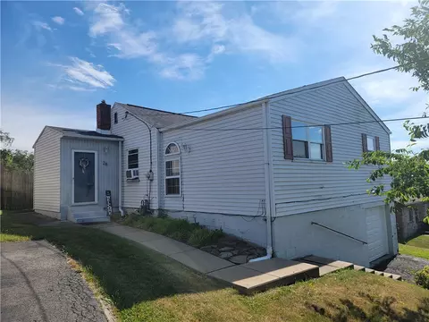 26 Virginia Dr, Mckeesport, PA 15133