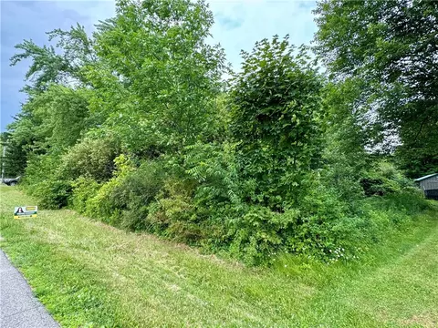 Lot 8 Spiker Ln, New Castle, PA 16105