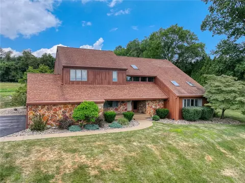 600 Carpenter Ln, Irwin, PA 15642