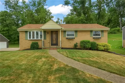 125 August Dr, Coraopolis, PA 15108