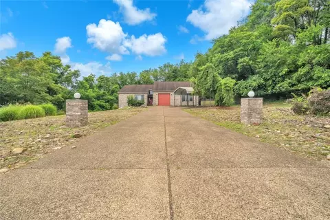 4630 Easy St, West Mifflin, PA 15122