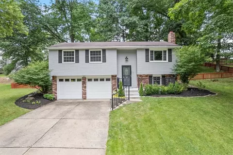 399 Carmell Dr, Pittsburgh, PA 15241