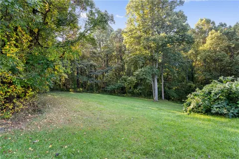 196 Mcdevitt Rd, Beaver Falls, PA 15010 photo 7