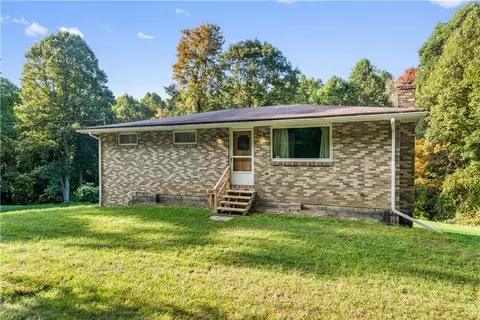 196 Mcdevitt Rd, Beaver Falls, PA 15010