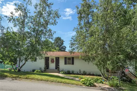 106 Gertrude St, Jeannette, PA 15644
