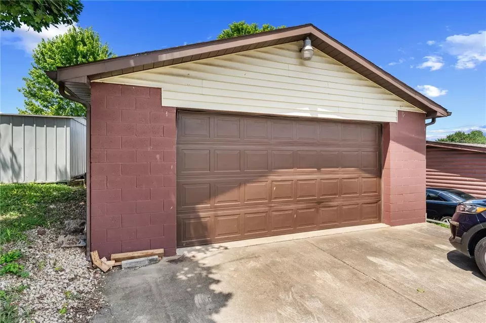 Exterior - 111 Pittsburgh Rd, Bentleyville, PA 15314 photo 4 of 5