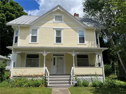 317 E Market St, Mercer, PA 16137