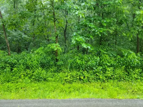 0 E Hookstown Grade Rd, Clinton, PA 15026