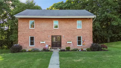 4221 Waco Dr, New Kensington, PA 15068