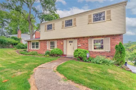 859 Bridgewater Dr, Pittsburgh, PA 15216
