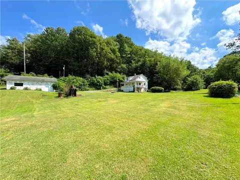 195 King Thorne Rd, Hunker, PA 15639