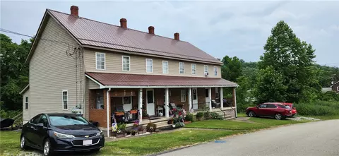 123 April St, Yukon, PA 15698
