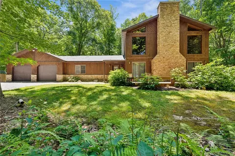2157 Oak Ridge Dr, Champion, PA 15622