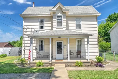 1205 Ferry St, Elizabeth, PA 15037