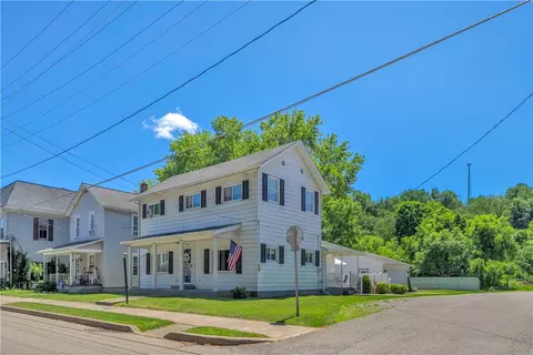 434 Beaver St, Wampum, PA 16157