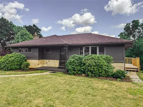 9220 Barnes Lake Rd, Irwin, PA 15642