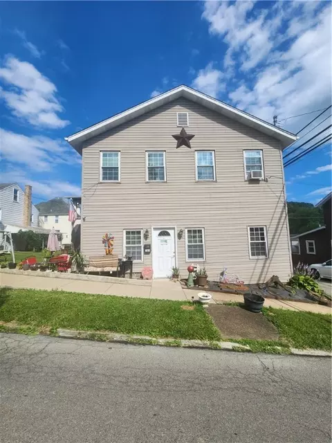 166 Pitt St, Leechburg, PA 15656