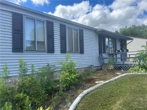 849 Westchester Dr, Irwin, PA 15642