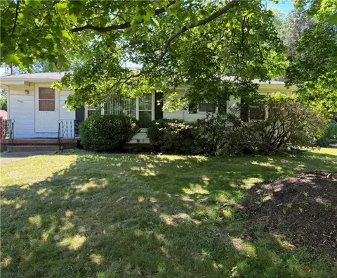2009 Mary St, Farrell, PA 16121