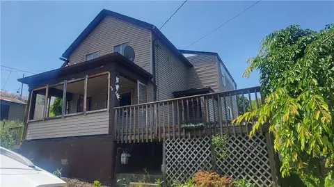 816 Hawthorne St, Vandergrift, PA 15690