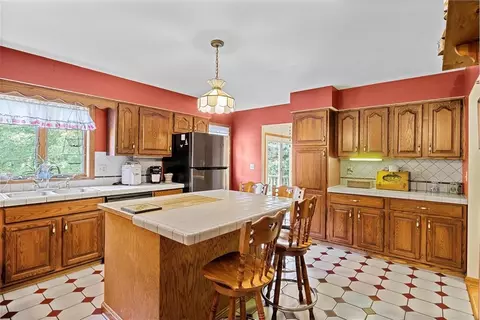 Kitchen - 127 Meredith Dr, Mars, PA 16046 photo 1 of 3