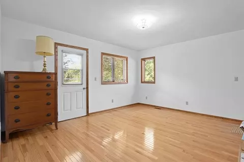 Bedroom - 127 Meredith Dr, Mars, PA 16046 photo 5 of 7