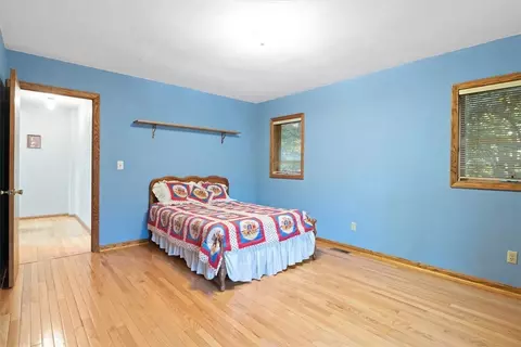 Bedroom - 127 Meredith Dr, Mars, PA 16046 photo 4 of 7