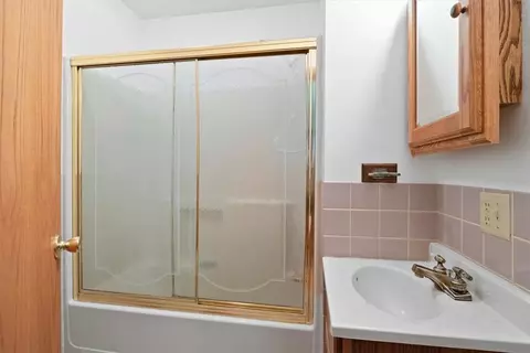 Bath - 127 Meredith Dr, Mars, PA 16046 photo 5 of 5