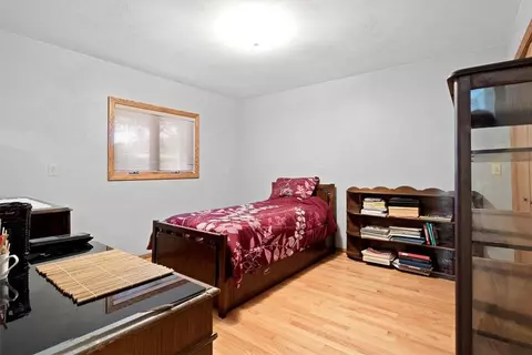 Bedroom - 127 Meredith Dr, Mars, PA 16046 photo 7 of 7