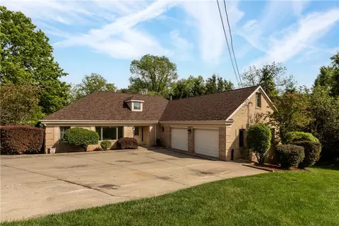 126 Crestview Mnr, Monongahela, PA 15063