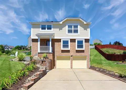 2011 Canyon Dr, Mckees Rocks, PA 15136