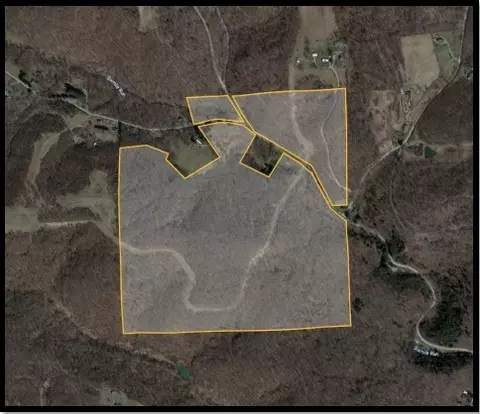 135 Oak Grove Pine Grv, Industry, PA 15052