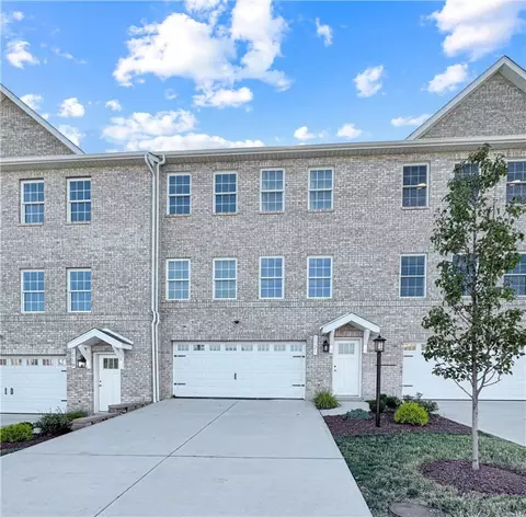 1121 Bayberry Dr, Canonsburg, PA 15317