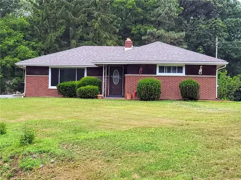 155 Bachman Rd, Natrona Heights, PA 15065