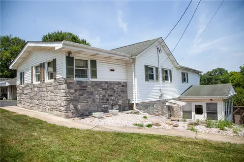 1627 Grindstone Rd, Grindstone, PA 15442