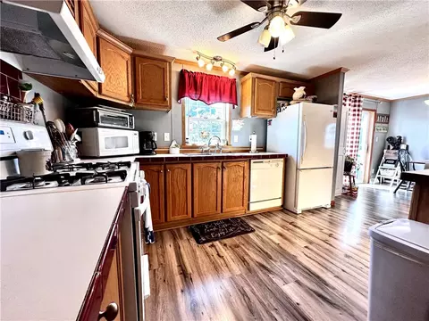 Kitchen - 103 Braddock Rd, Smithfield, PA 15478 photo 2 of 5